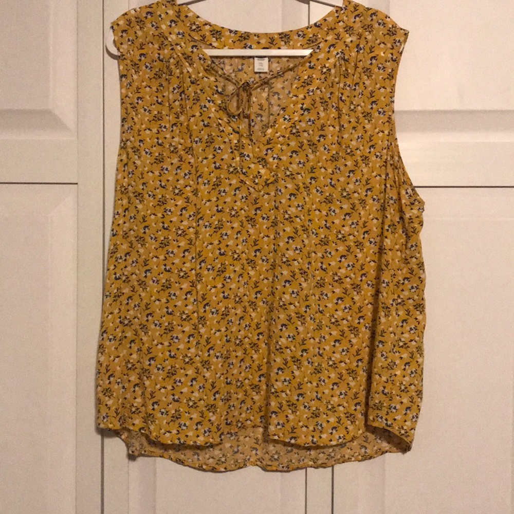 Sleeveless tank